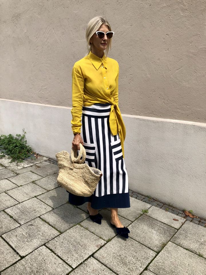 Mode ist...was wir daraus machen und das ist ganz wundervoll. Die Bloggerin Bibi Horst erzählt vom ureigenen Stil in der Mode und dem Mut gerade mit Mitte 50, ihren Styling Weg zu gehen, Sie motiviert aber auch, andere dazu, Mut zu ihren eigenen Styles zu haben.